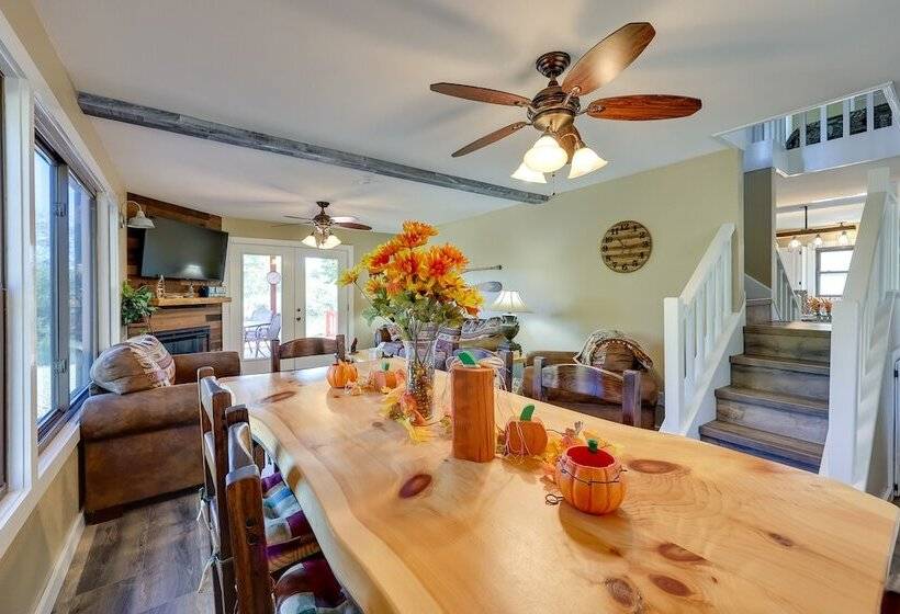 Riverfront Arkansas Abode   Furnished Deck & Grill