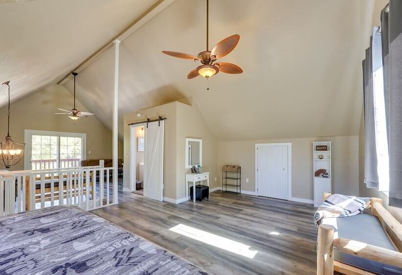 Riverfront Arkansas Abode   Furnished Deck & Grill