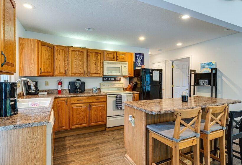 Riverfront Brookston Retreat W/ Deck & River Tubes