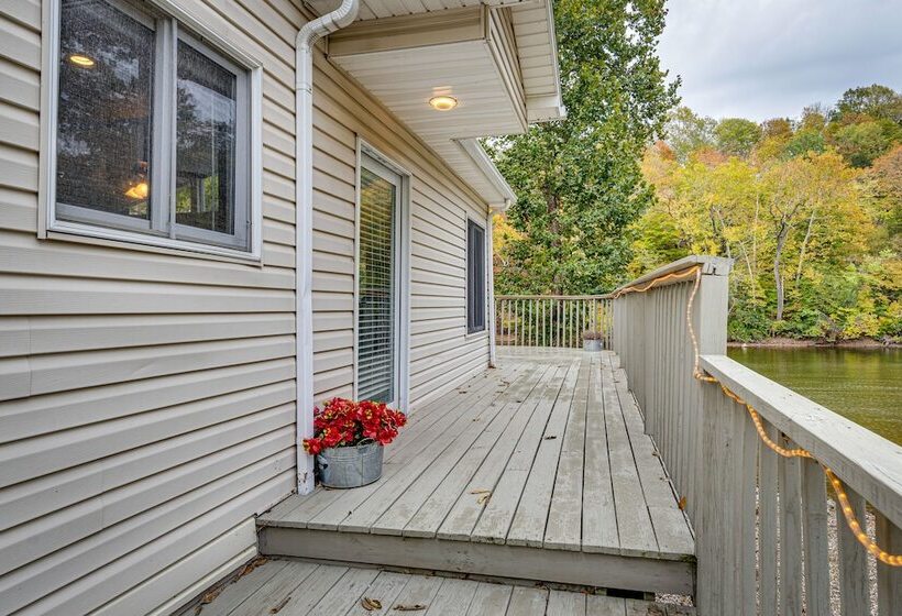 Riverfront Brookston Retreat W/ Deck & River Tubes