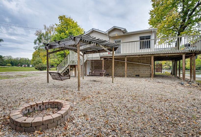 Riverfront Brookston Retreat W/ Deck & River Tubes