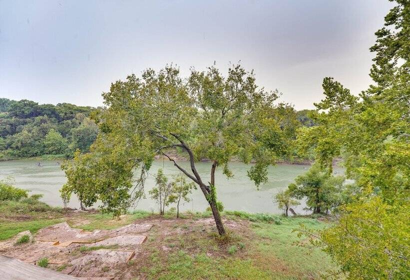 Riverfront Cuero Vacation Home W/ Spacious Deck!