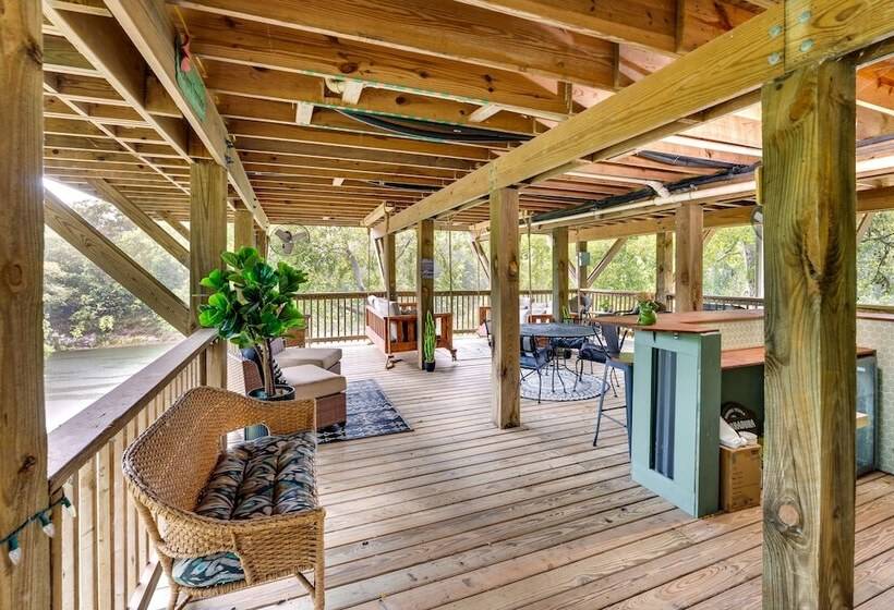 Riverfront Cuero Vacation Home W/ Spacious Deck!