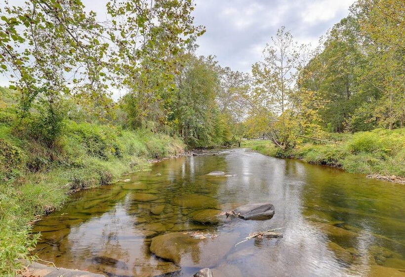 Riverfront North Carolina Abode W/ Deck & Fire Pit