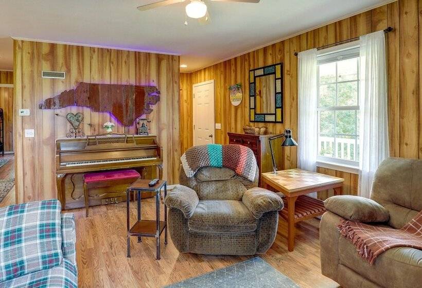 Riverfront North Carolina Abode W/ Deck & Fire Pit