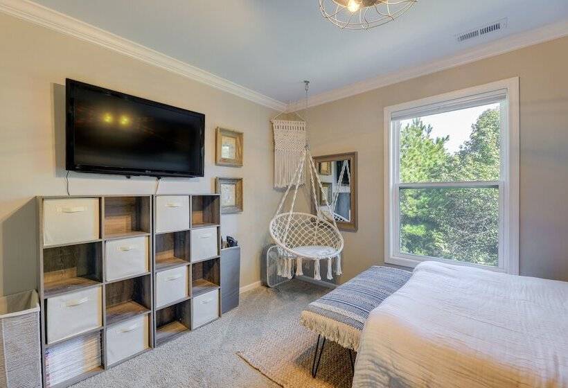 Riverfront Pollocksville Home W/ Private Beach!