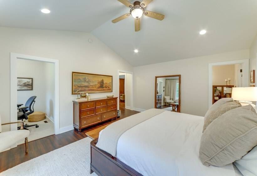 Riverwood: South Haven Retreat On 10 Acres