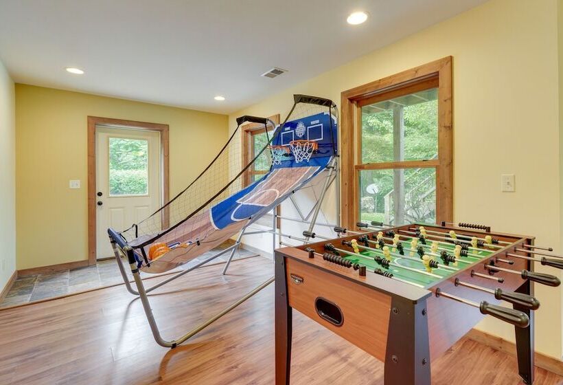 Roan Mountain Home W/ Deck Near Appalachian Trail!