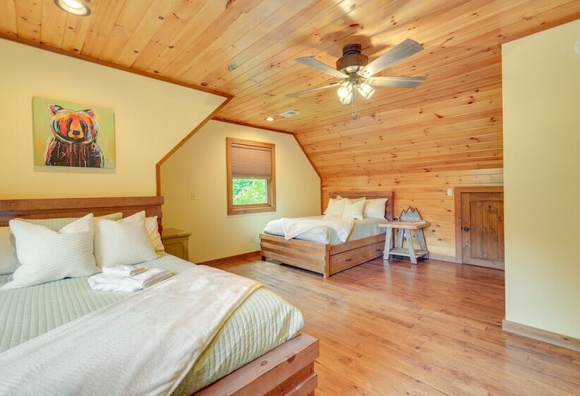 Roan Mountain Home W/ Deck Near Appalachian Trail!