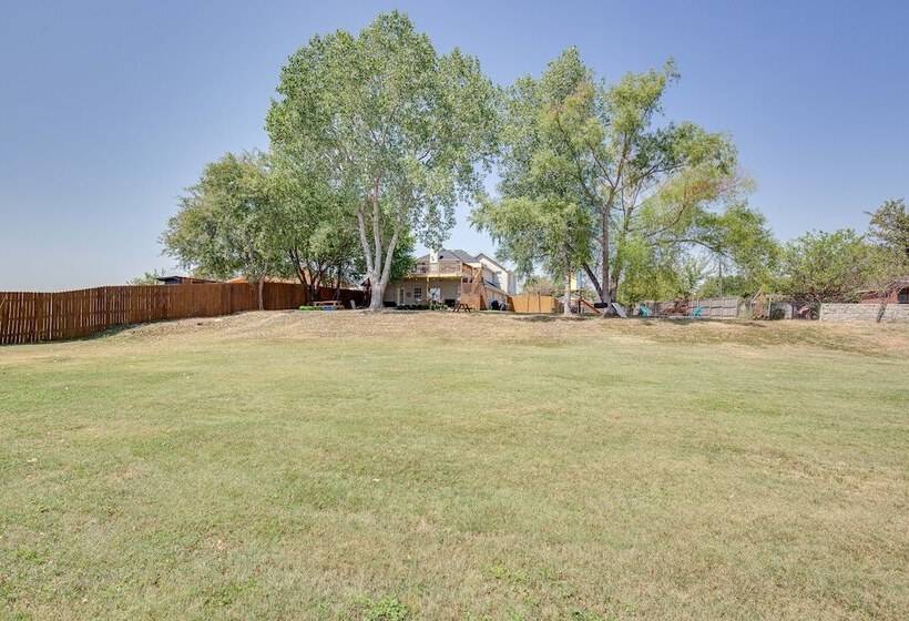 Rockwall Lake Home W/ Large Yard & Playground!