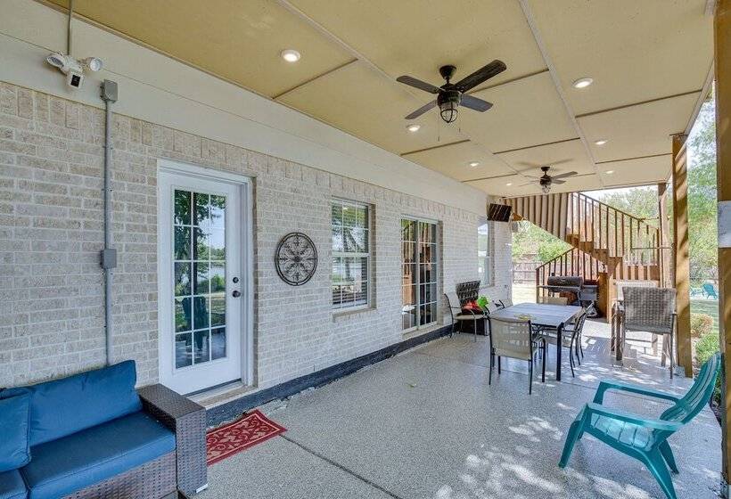 Rockwall Lake Home W/ Large Yard & Playground!