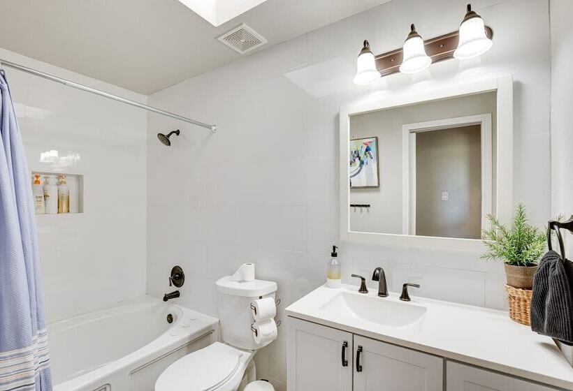 Rockwall Lake Home W/ Large Yard & Playground!