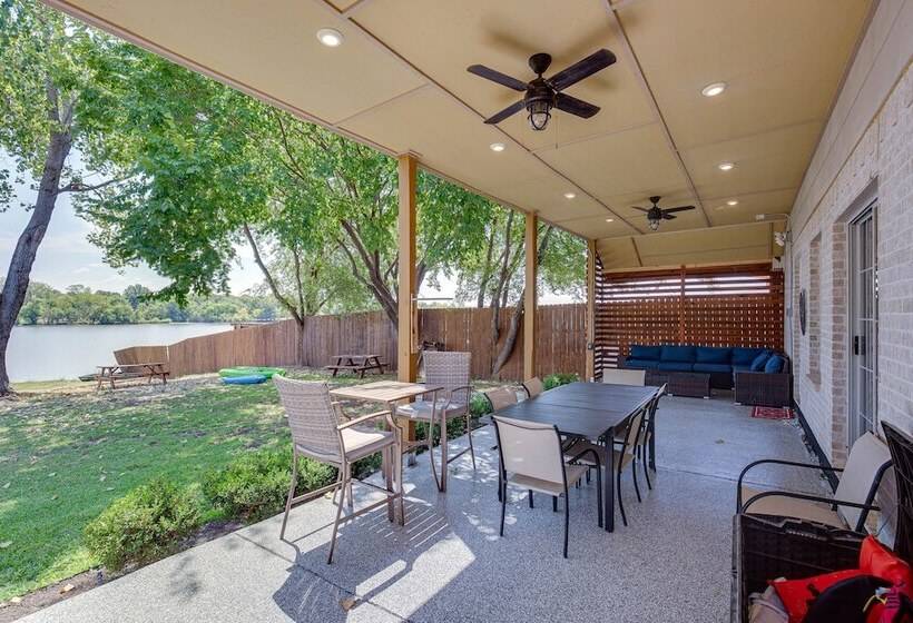 Rockwall Lake Home W/ Large Yard & Playground!