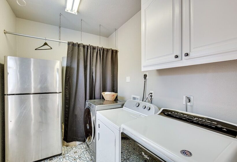 Rockwall Lake Home W/ Large Yard & Playground!