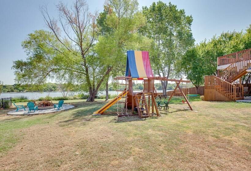 Rockwall Lake Home W/ Large Yard & Playground!