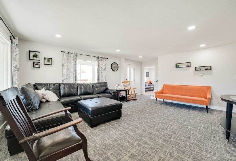 Dom Rodzinny Lakeview Getaway Walk To Lake Huron