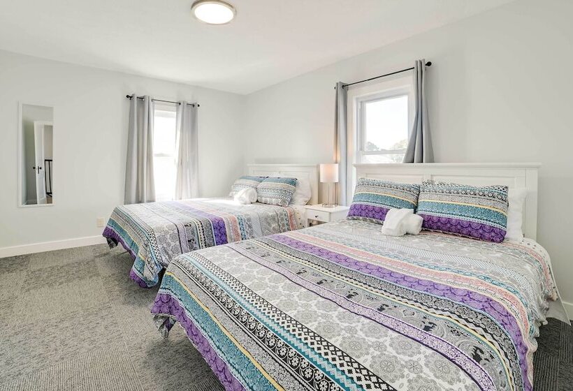 Dom Rodzinny Lakeview Getaway Walk To Lake Huron