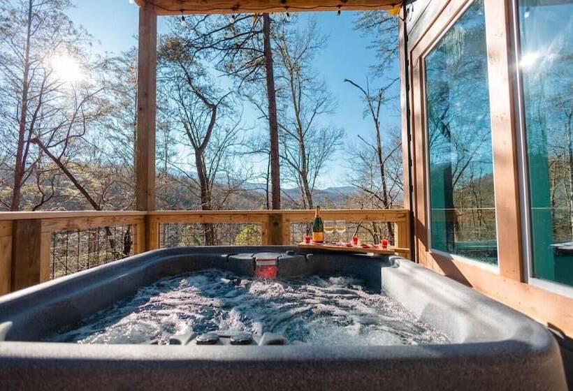 Romantic Cabin Retreat By Ghosal Luxury Lodging