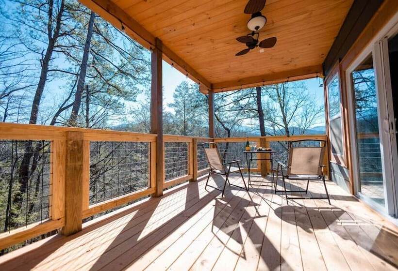 Romantic Cabin Retreat By Ghosal Luxury Lodging