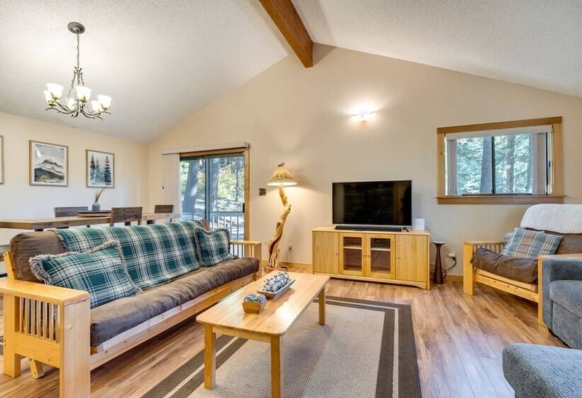 Ronald Cabin W/ Private Deck: Near Cle Elum Lake!