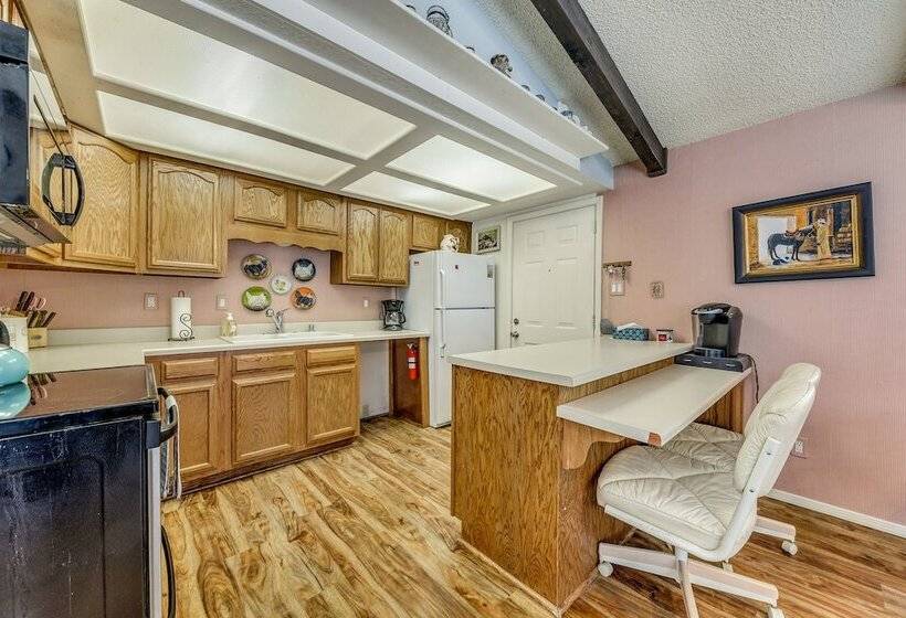 Rustic Alto Retreat   Near Hiking, Skiing & More!