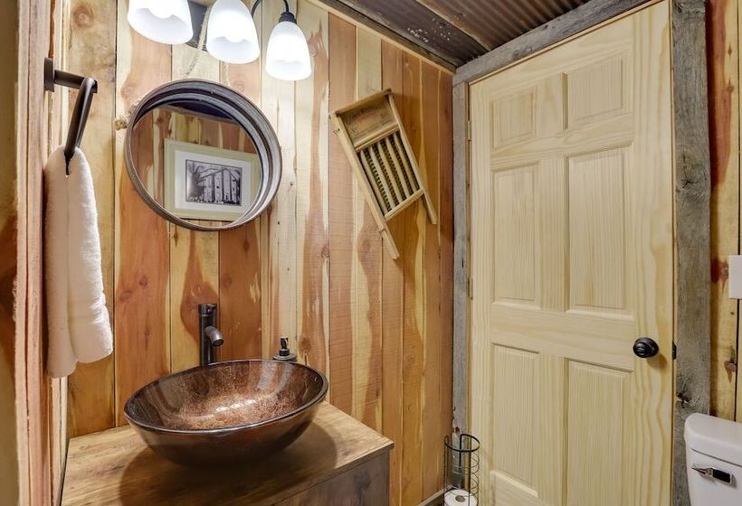 Rustic Caledonia Cabin Near State Parks & Boating!