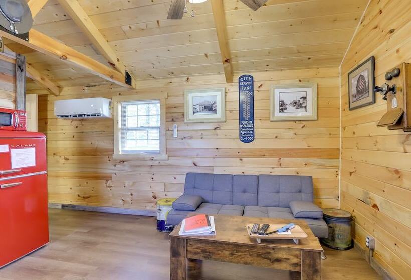 Rustic Caledonia Cabin Near State Parks & Boating!