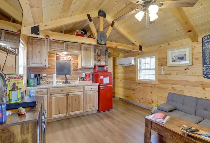 Rustic Caledonia Cabin Near State Parks & Boating!
