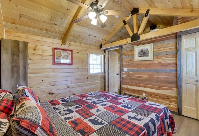 Rustic Caledonia Cabin Near State Parks & Boating!