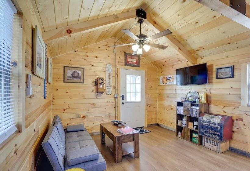Rustic Caledonia Cabin Near State Parks & Boating!