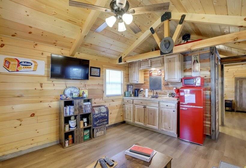 Rustic Caledonia Cabin Near State Parks & Boating!