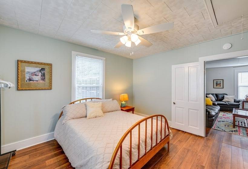 Rustic River Bungalow   Steps To Downtown Belhaven