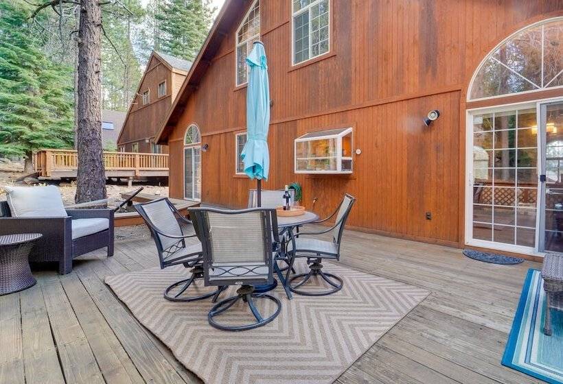 Rustic Truckee Cabin Retreat W/ Community Pool!