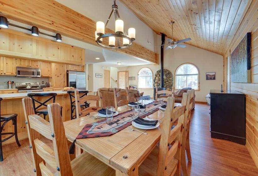 Rustic Truckee Cabin Retreat W/ Community Pool!