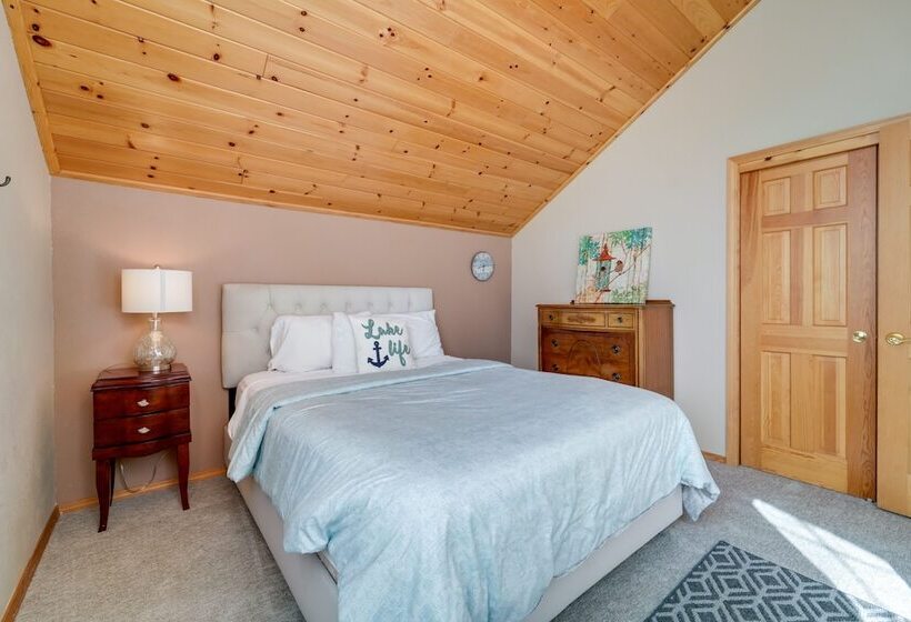 Rustic Truckee Cabin Retreat W/ Community Pool!