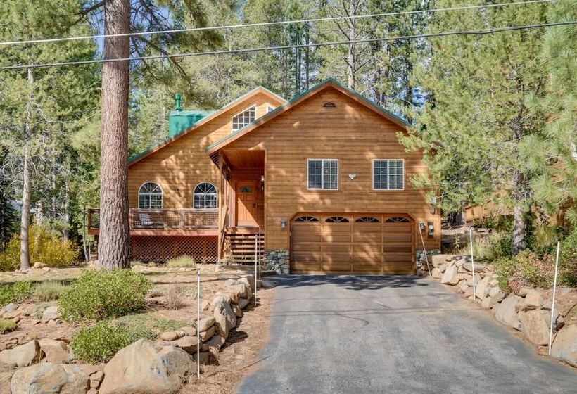 Rustic Truckee Cabin Retreat W/ Community Pool!