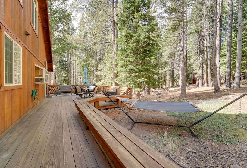 Rustic Truckee Cabin Retreat W/ Community Pool!