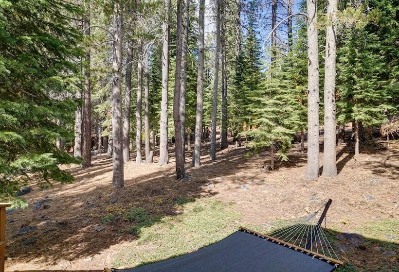 Rustic Truckee Cabin Retreat W/ Community Pool!