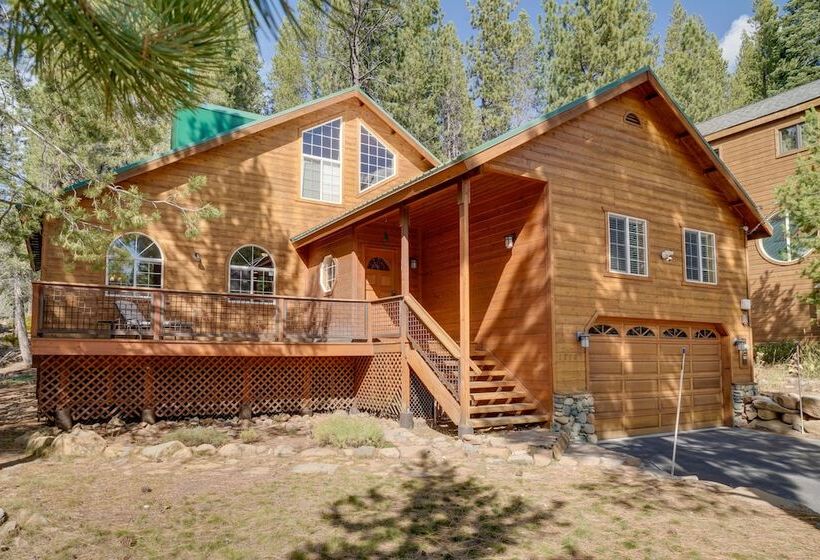 Rustic Truckee Cabin Retreat W/ Community Pool!