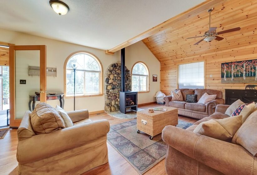 Rustic Truckee Cabin Retreat W/ Community Pool!