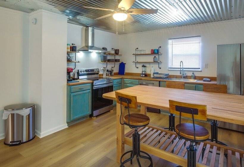 Rustic Whitwell Home W/ Grill, Near State Parks!