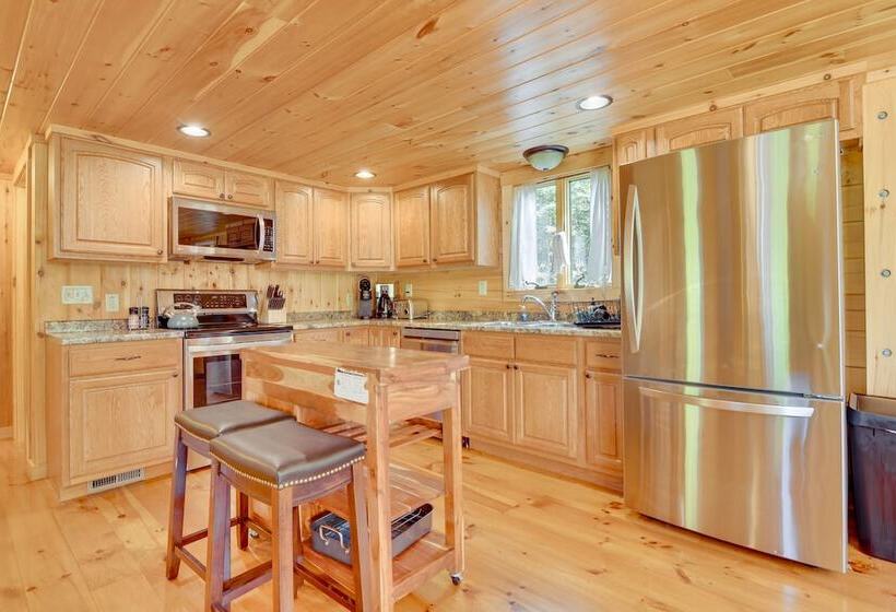 Scenic Franconia Cabin ~ 6 Mi To Cannon Mountain!