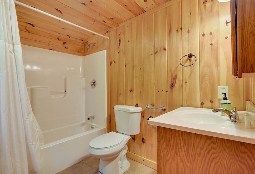 Scenic Franconia Cabin ~ 6 Mi To Cannon Mountain!