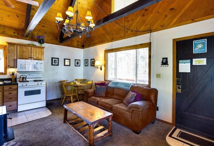 Hot Tub & Deck: Big Bear City Cabin Near Skiing