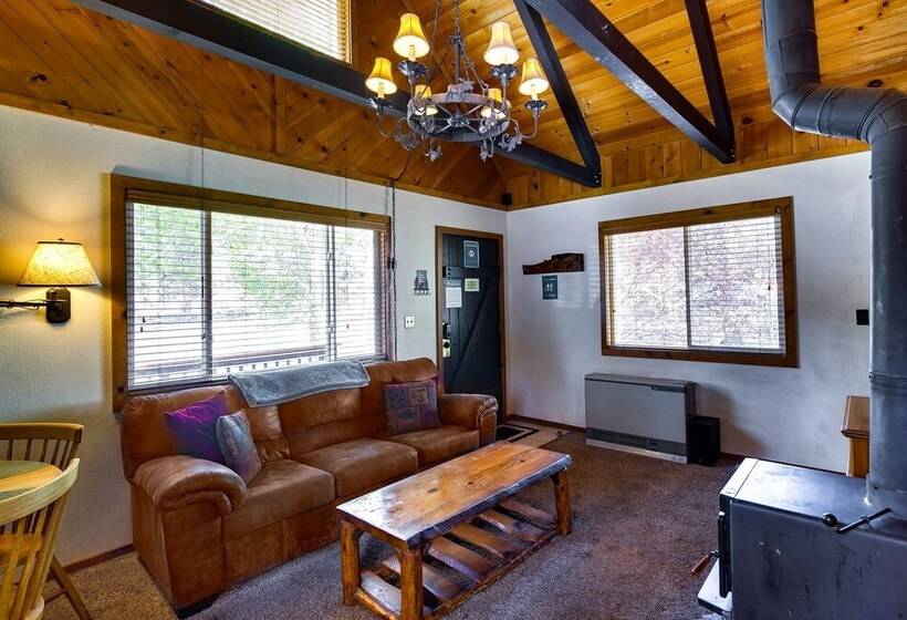 Hot Tub & Deck: Big Bear City Cabin Near Skiing