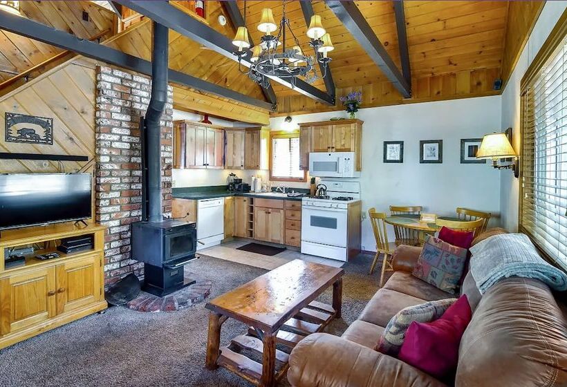 Hot Tub & Deck: Big Bear City Cabin Near Skiing