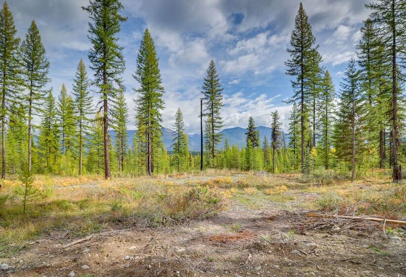 Secluded Cabin W/ Mtn Views ~ 33 Mi To Bigfork!