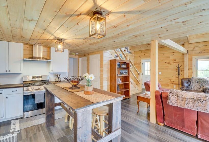 Secluded Cabin W/ Mtn Views ~ 33 Mi To Bigfork!