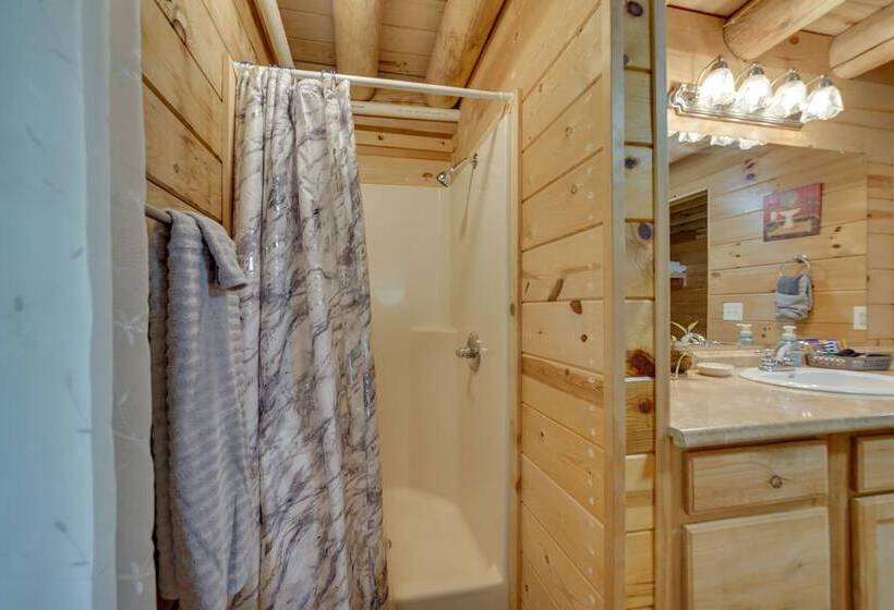 Secluded Broken Bow Cabin W/ Firepit And Deck!