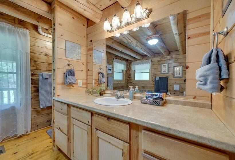 Secluded Broken Bow Cabin W/ Firepit And Deck!